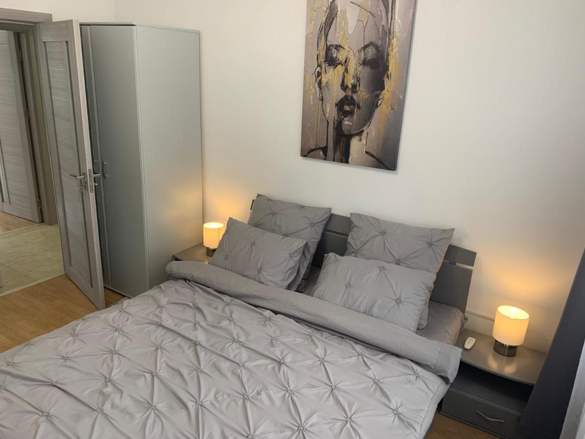 Victoriei Boulevard Private Apartment Braszów Zewnętrze zdjęcie
